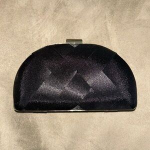 Black clutch